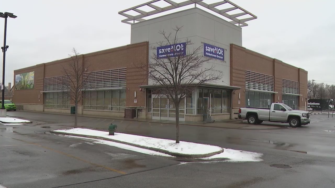 Chicago protesters call Whole Foods' replacement Save-A-Lot 'bottom-tier store'