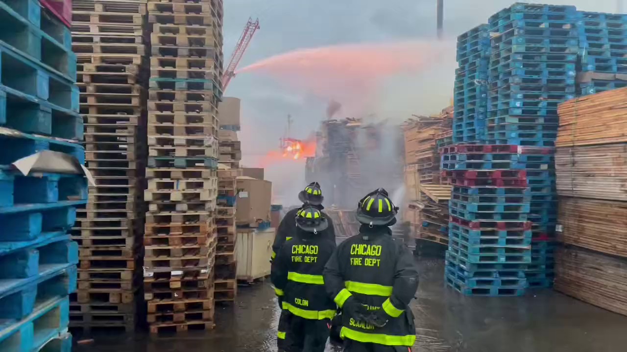 Pallet yard burns in South Lawndale
