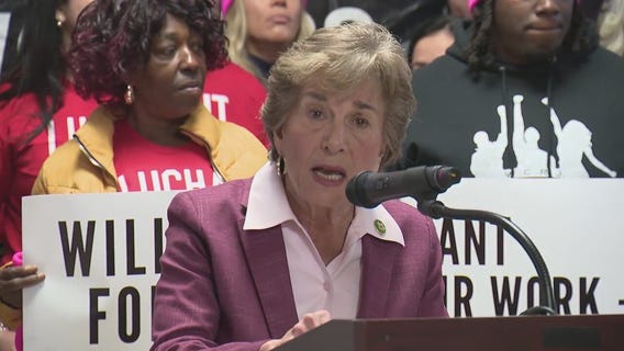 Chicago restaurant workers call out 'unlivable' wages