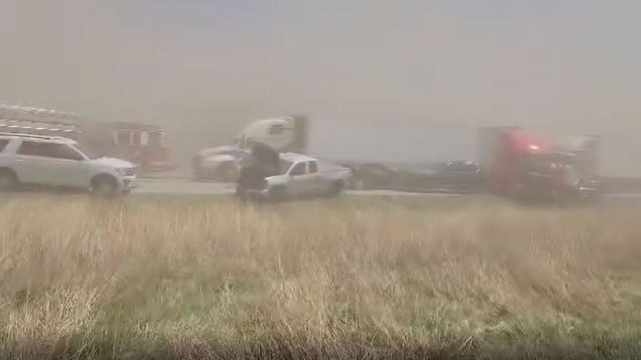 Dust storm in downstate Illinois causes major crash on I-55