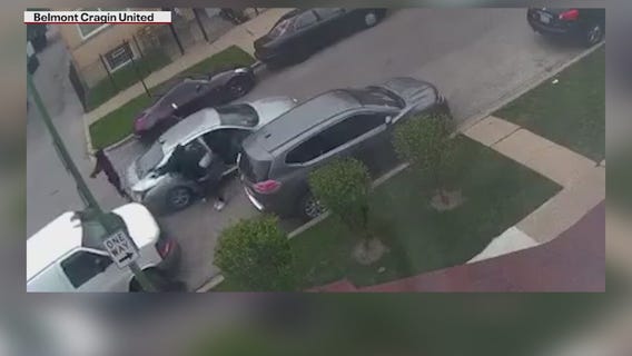 Video captures armed robbers targeting victims in Chicago