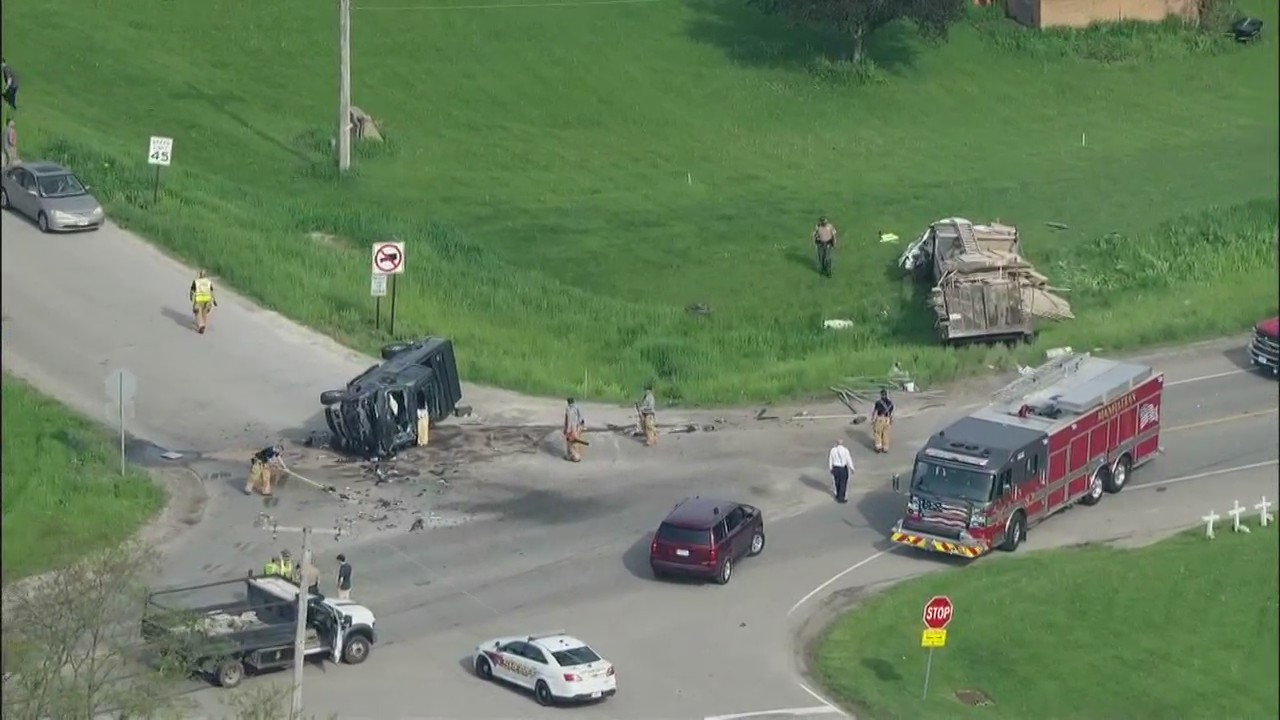 2-vehicle crash reported in suburban Manhattan | FOX 32 Chicago