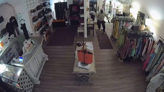Video shows burglary at Kelsey's Boutique in Hinsdale