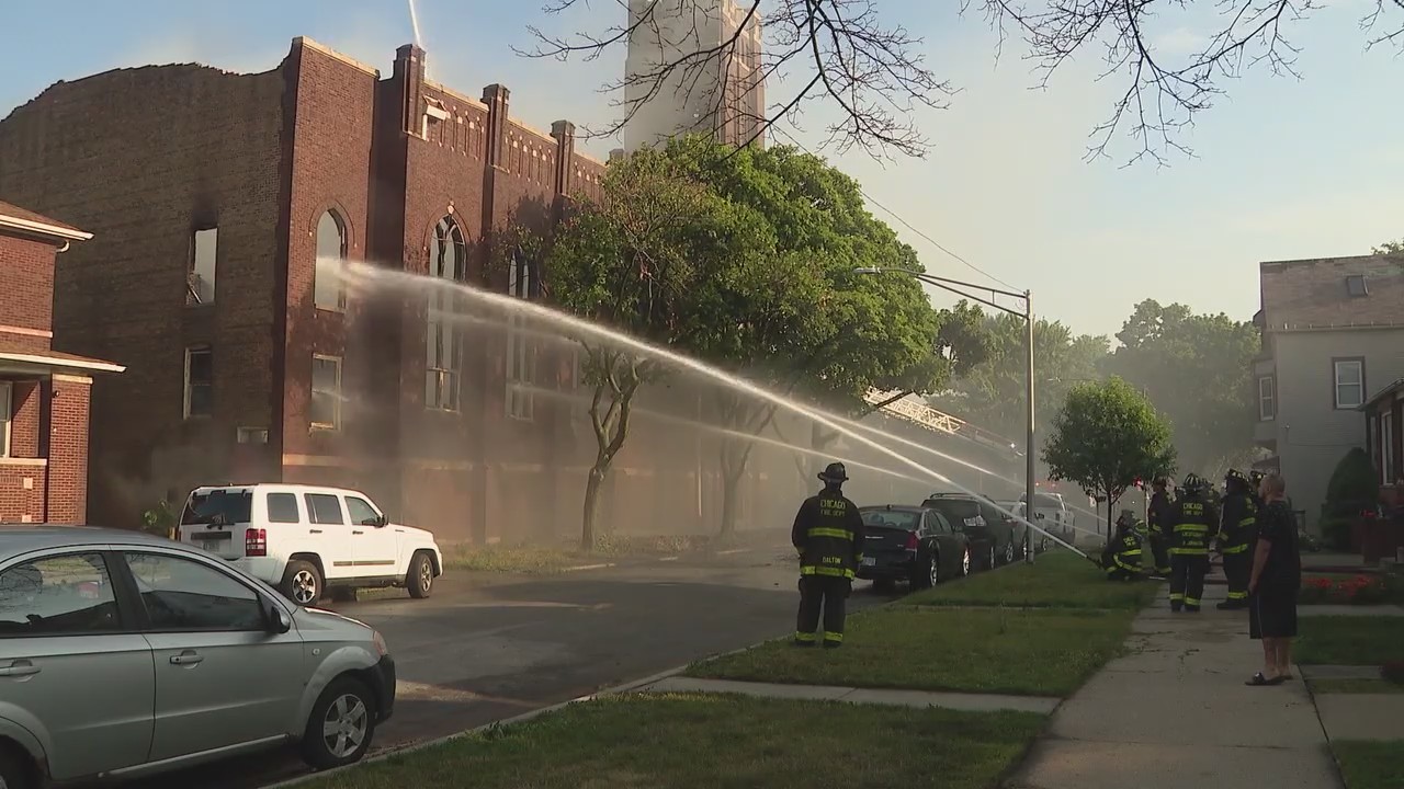Massive fire engulfs abandoned Chicago church in East Side