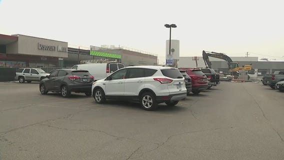 Vendors at Little Village Discount Mall reporting drop in sales