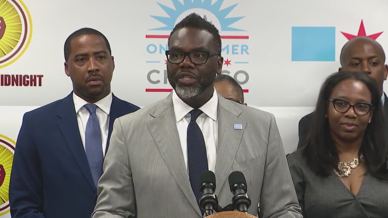 Johnson kicks off 'One Summer Chicago' youth employment opportunities