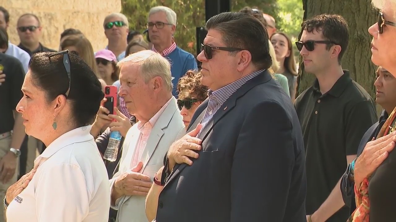 Illinois leaders, Highland Park community gather to remember victims of parade mass shooting