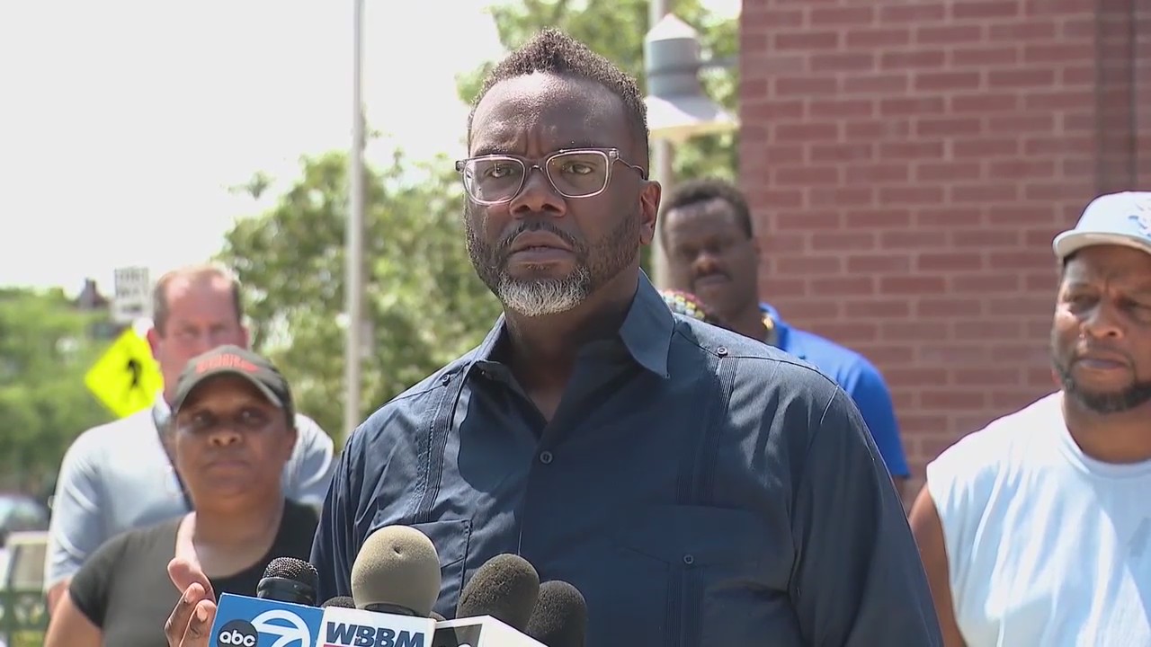 Chicago mayor calls for community support as flooding cleanup begins