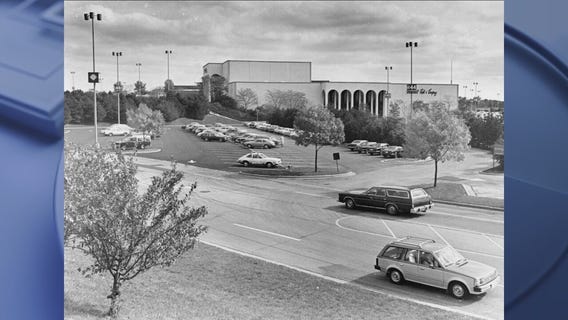 Submit throwback photo of Hawthorn Mall to win prize