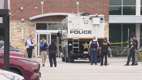 Mariano's worker shot to death in Evergreen Park