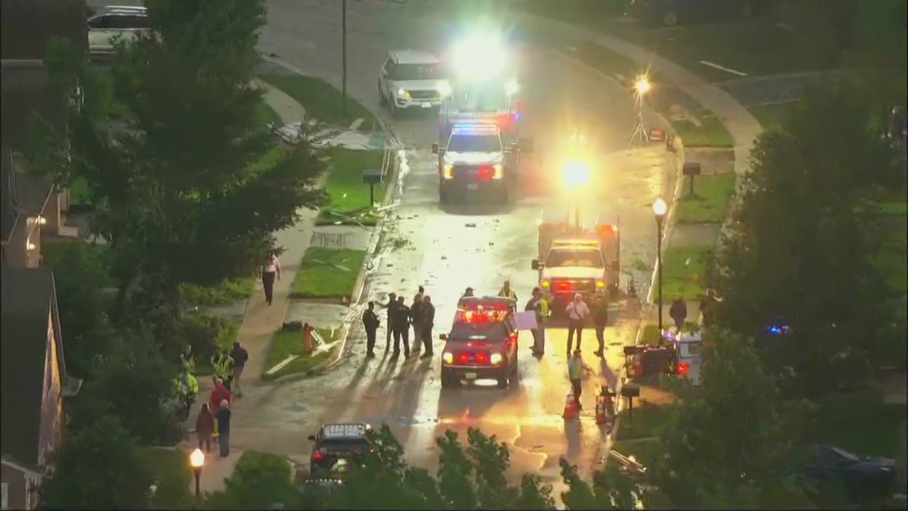 Damage left behind after tornadoes rip through Chicago area