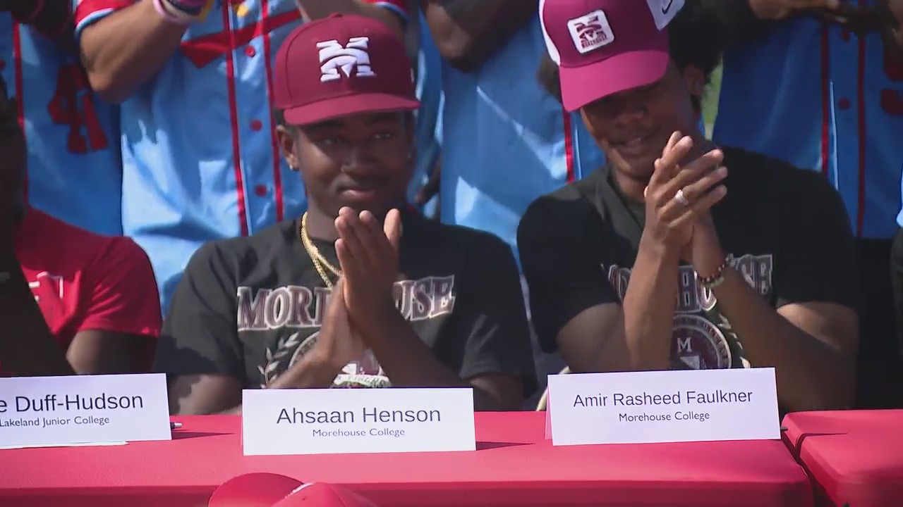 More than a dozen Chicago-area teens attend ?Signing Day?