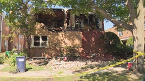 Man dies after natural gas explosion causes fire in Oak Park apartment building