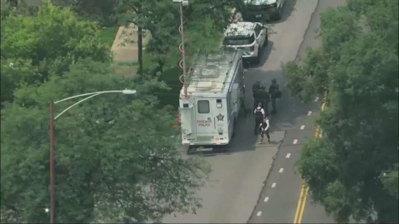 10-year-old boy allegedly fires shot at Chicago police during Beverly SWAT situation