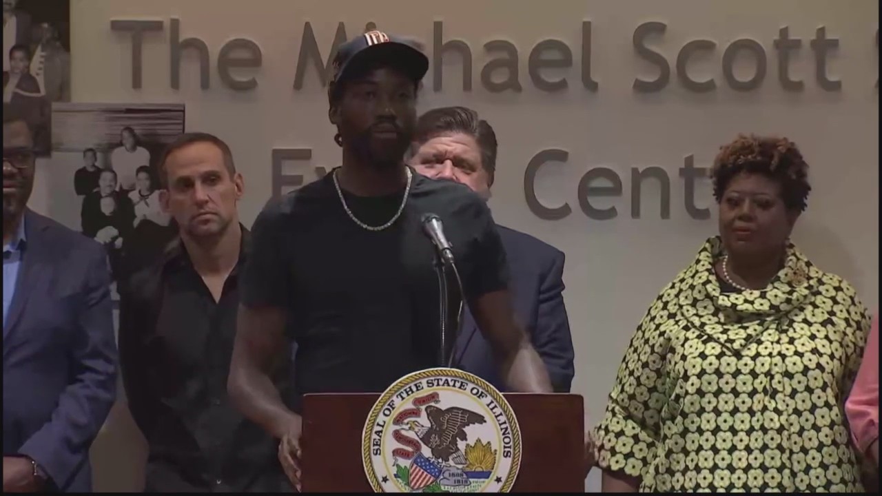 Pritzker, alongside rapper Meek Mill, signs new Illinois law