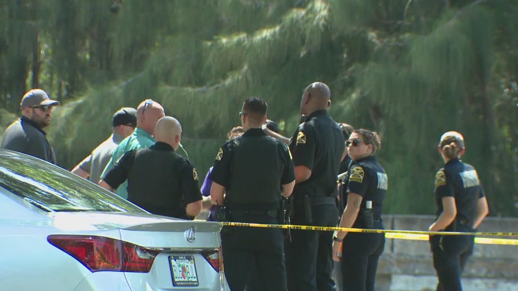 Man killed, teen injured in St. Pete shooting | FOX 13 Tampa Bay