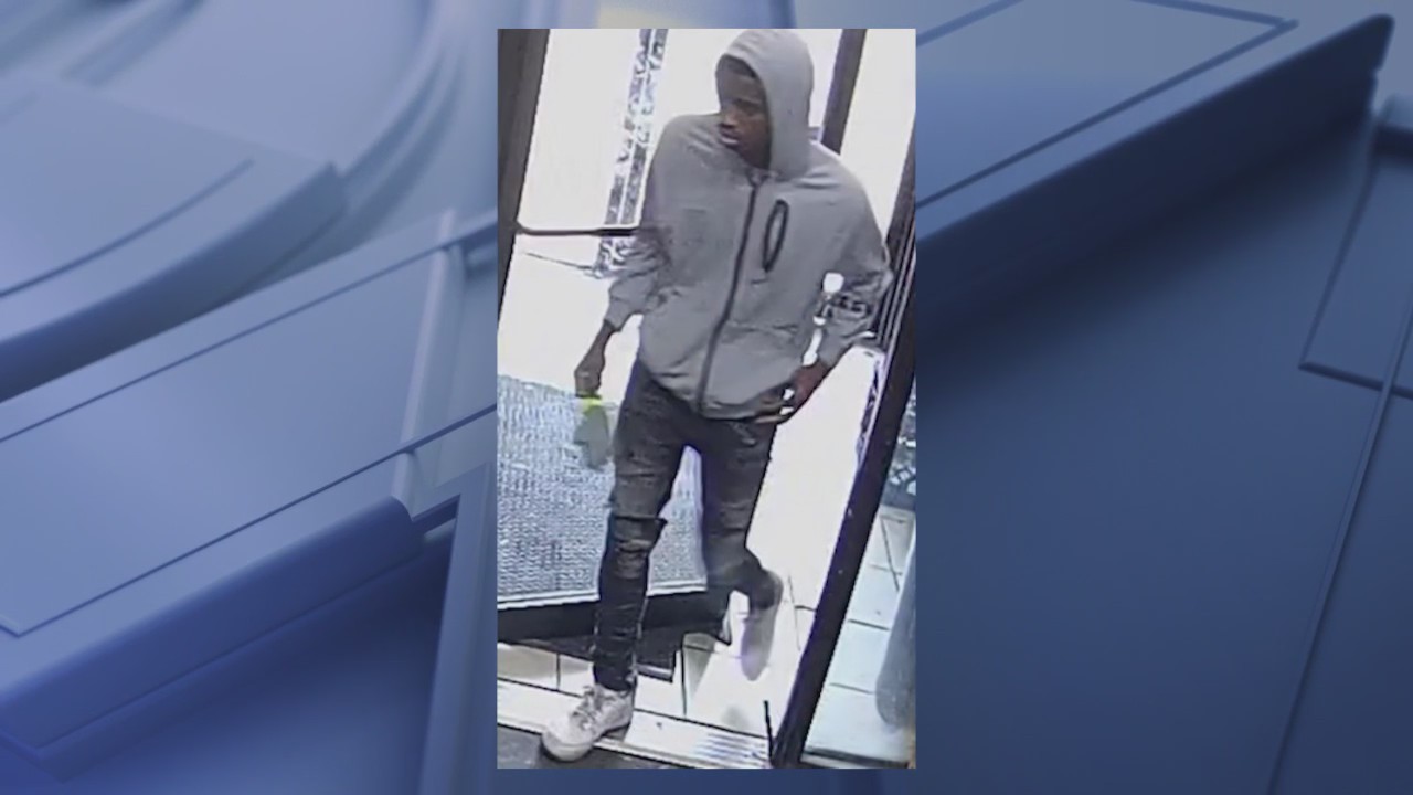 New image of suspect in armed robbery of mail carrier in Cook County