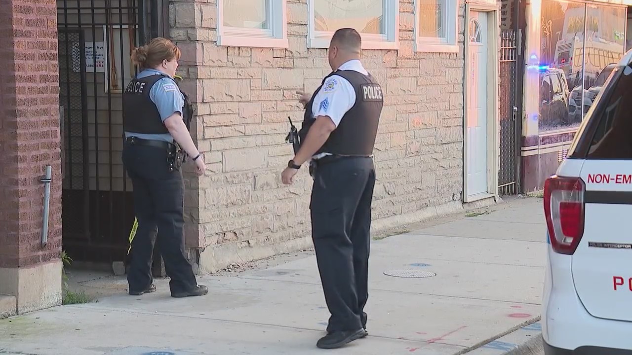 Boy, 7, accidentally shoots himself on Chicago's Northwest Side