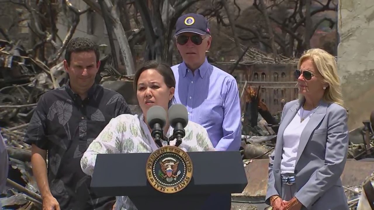 Biden tours fire-ravaged Maui