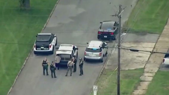 Robbery at AT&T store leads to police standoff in Markham
