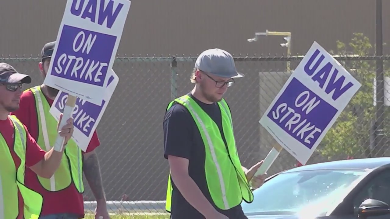 UAW begins historic strike against big 3 automakers