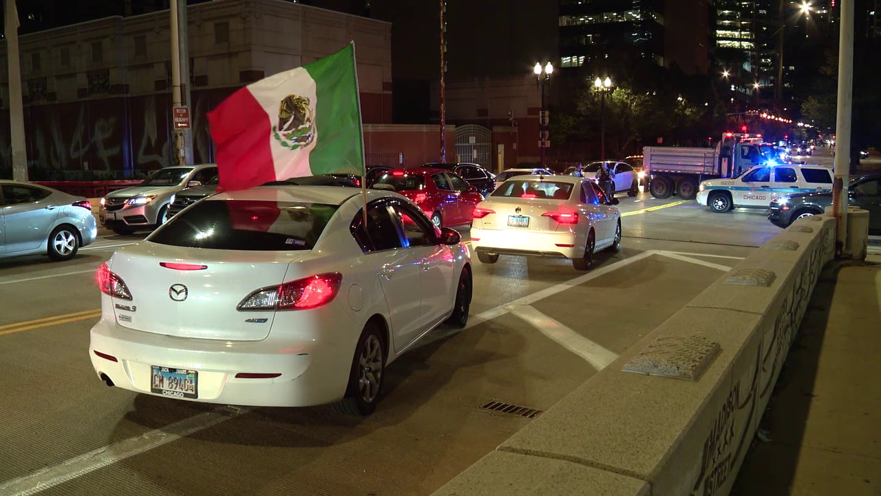 Chicago closes roads as crowds flock downtown for Mexican Independence Day