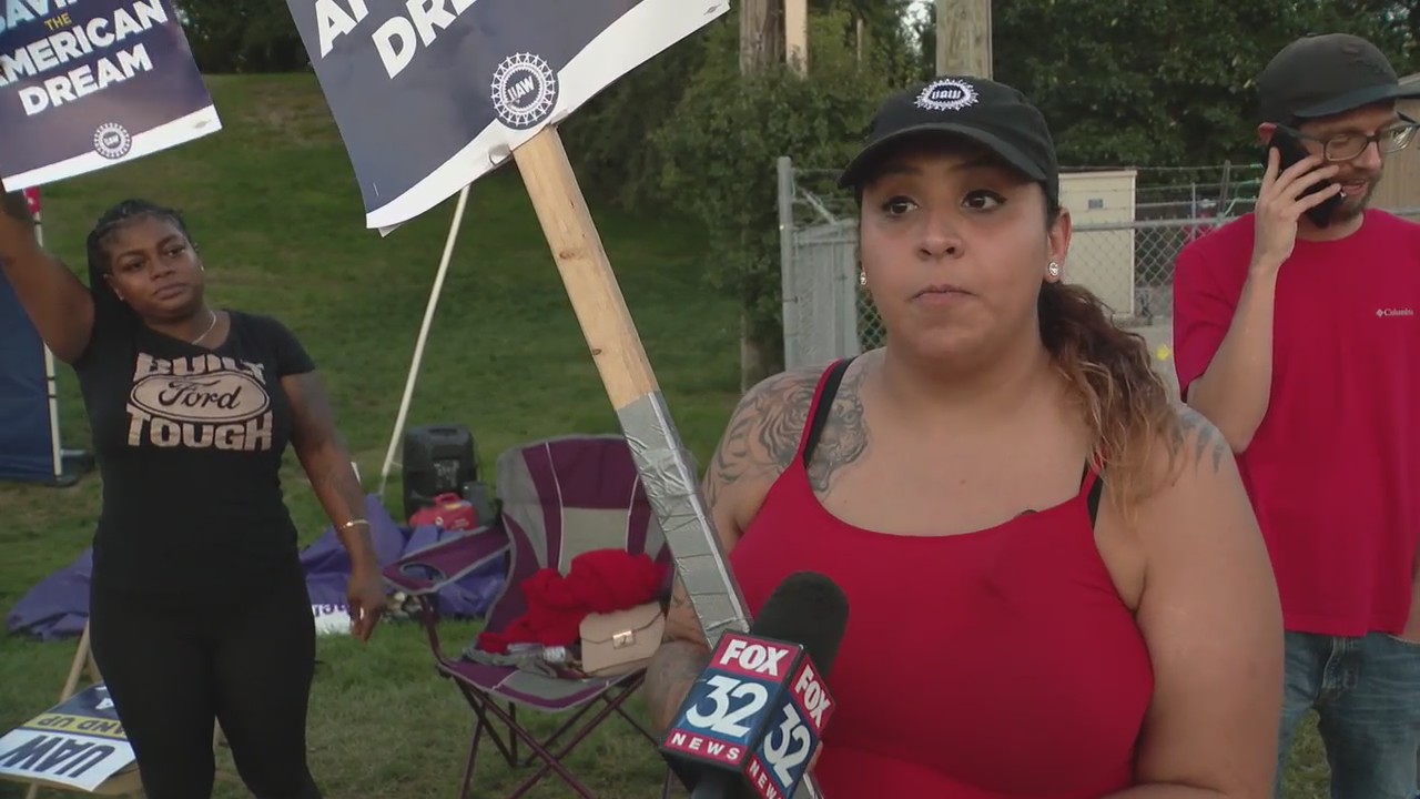 UAW strike: Ford makes contract offer, announces layoffs