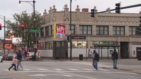 4 injured when South Side liquor store shelf collapses