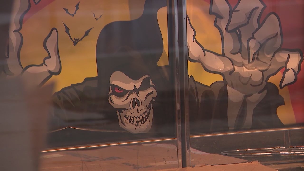 Spirit Halloween stores begin popping up in Illinois