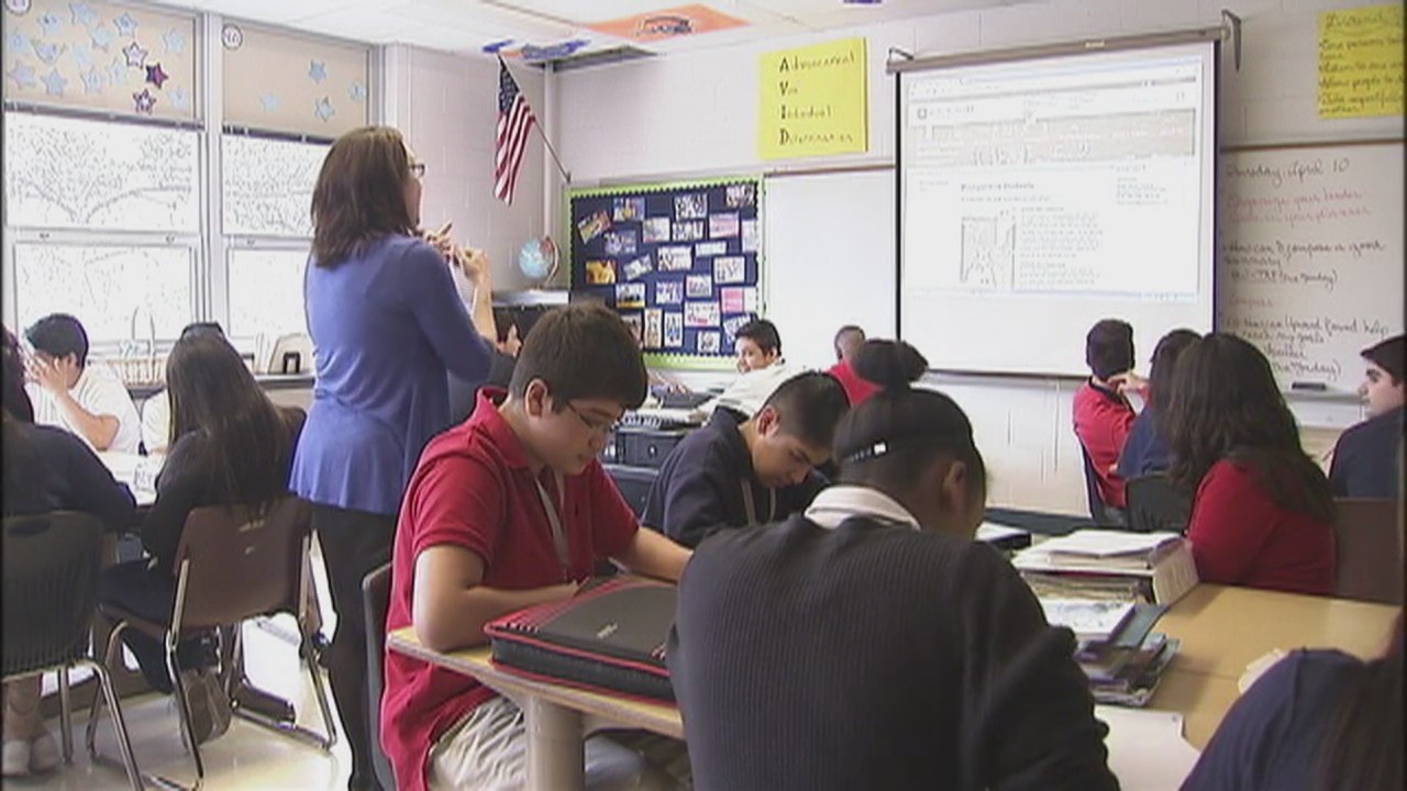 Nonprofit addresses Illinois teacher shortage with policy report