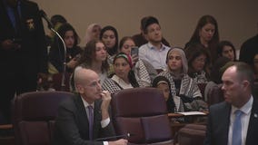 Chicago City Council passes 'Israel Solidarity Resolution' amid pro-Palestinian protests