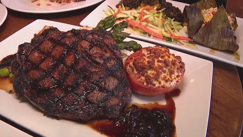 Doc Ford?s menu has more than seafood