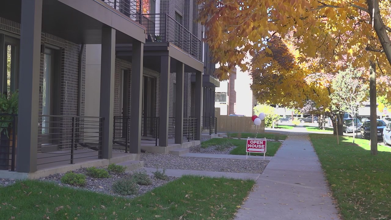 How to navigate the housing market