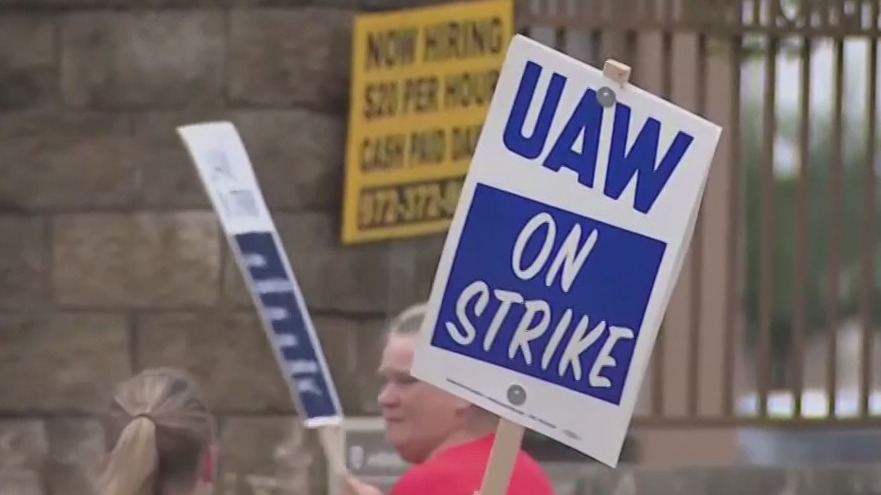 UAW appears to be moving toward a potential deal with Ford that could end strike