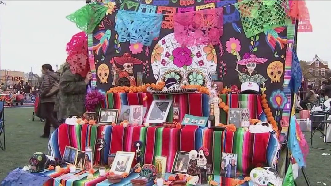 Chicago museum kicks off D?a de los Muertos festivities with spectacular display