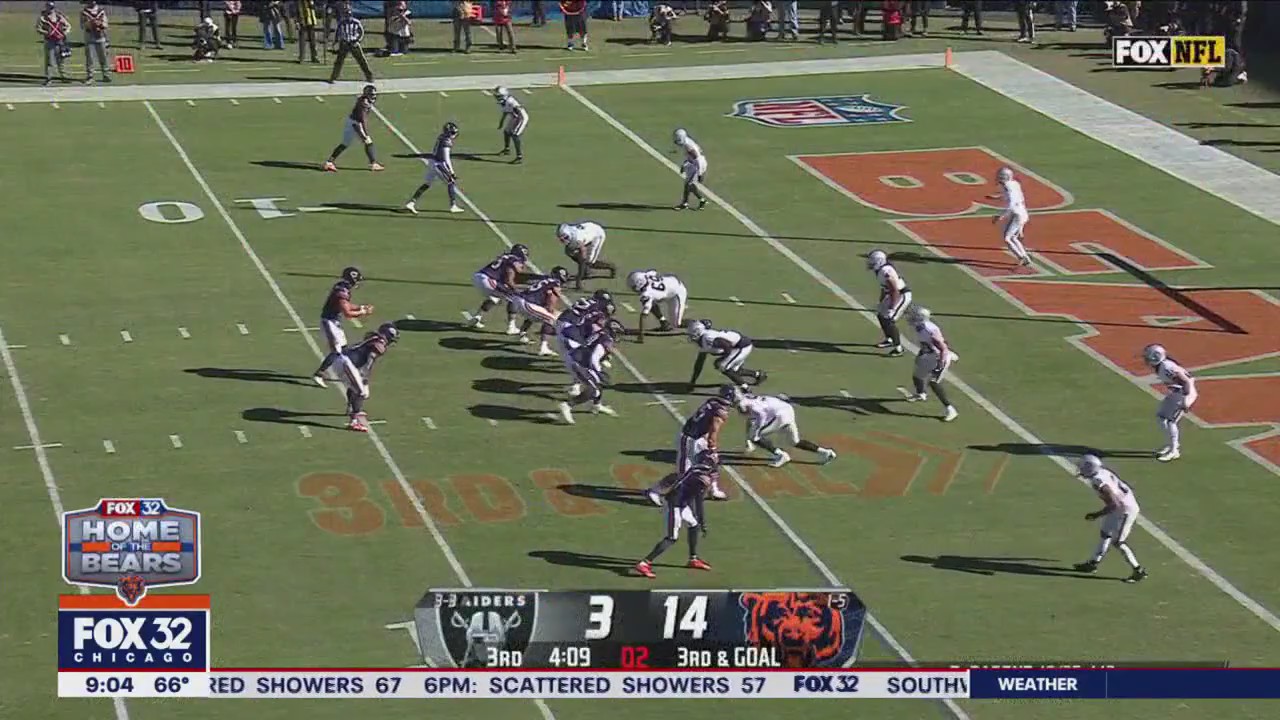 Leon Rogers talks Bears predictions on plaza ahead of Chargers game