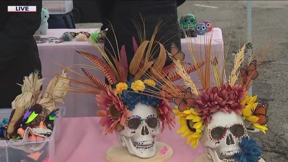 D?a de los Muertos celebrations kick off early at Maxwell Street Market