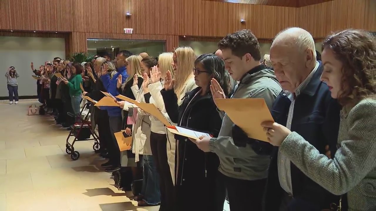 124 new Americans celebrate citizenship at Chicago Botanic Garden