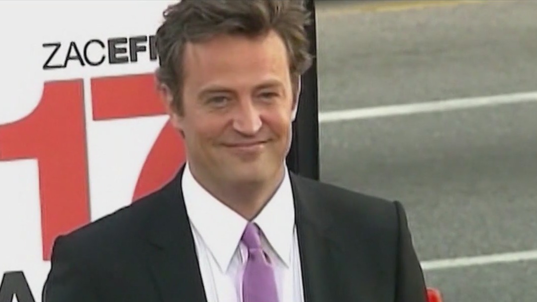 Tributes pour in after death of 'Friends' star Matthew Perry