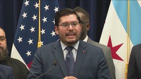 Ald. Ramirez-Rosa resigns as floor leader after chaotic City Council meeting as others call for his ousting