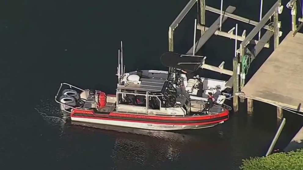 Boat crash kills one and injures another | FOX 13 Tampa Bay