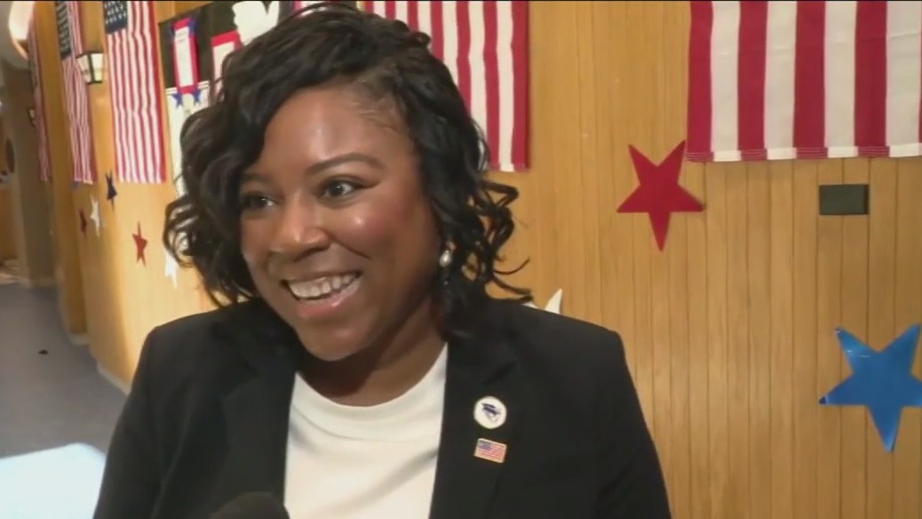 Elmhurst middle schoolers host breakfast for veterans