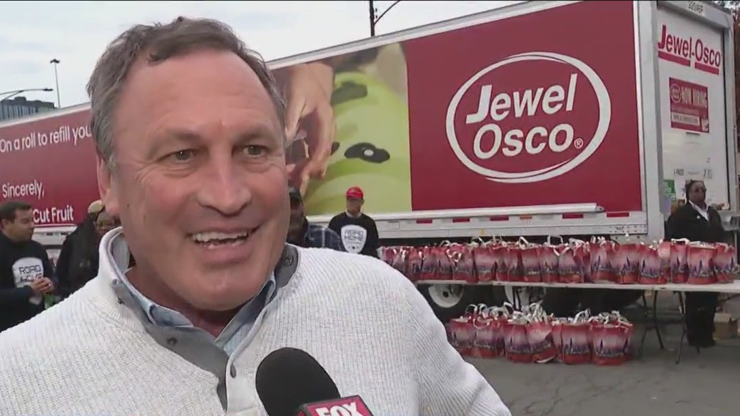 Bears, Jewel-Osco host turkey giveaway for veterans