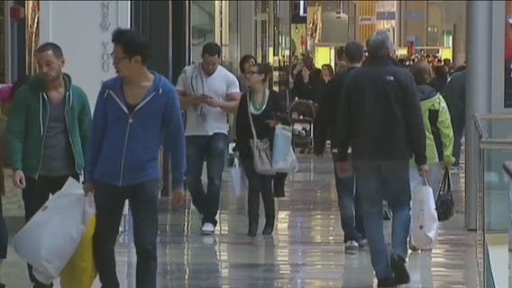 Retailers rolling out specials to woo holiday shoppers amid inflation worries