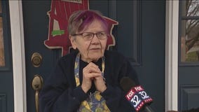 Neighbor speaks out after 2 children found stabbed in Chicago suburb