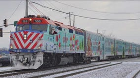 Metra 's Holiday Train to begin running this weekend