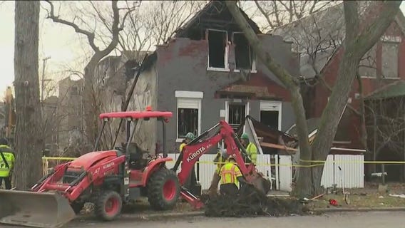 At least 1 person missing following North Lawndale house fire