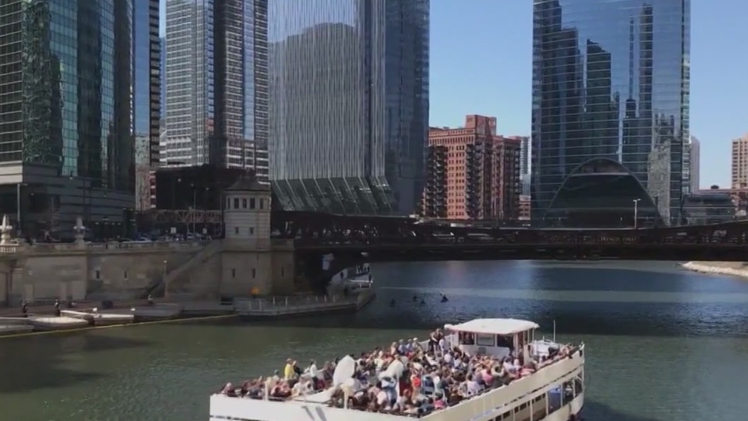 Chicago River Hot Tub Boat Cruises make debut