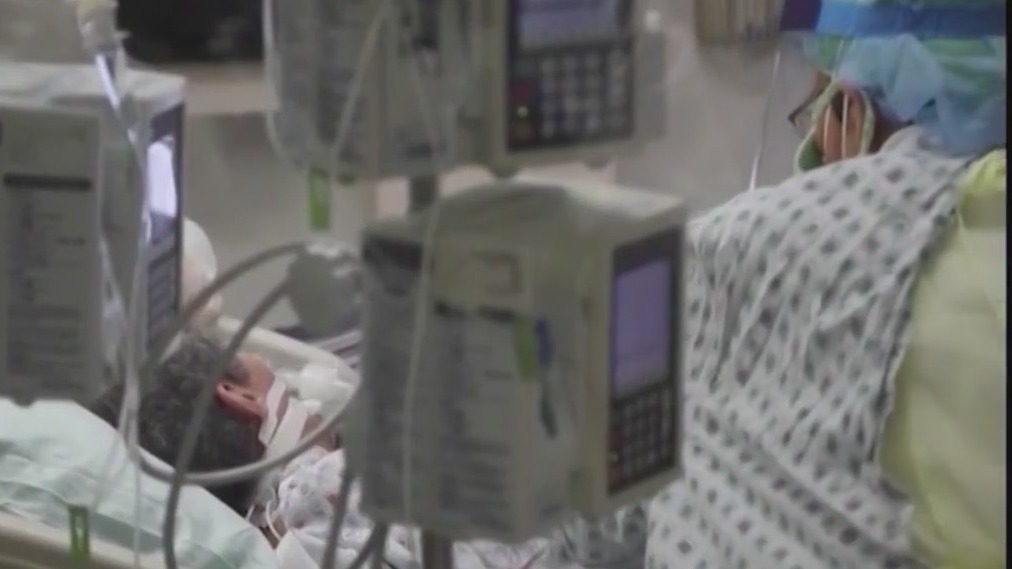 Illinois public health: Masks coming back after uptick in COVID, respiratory illnesses