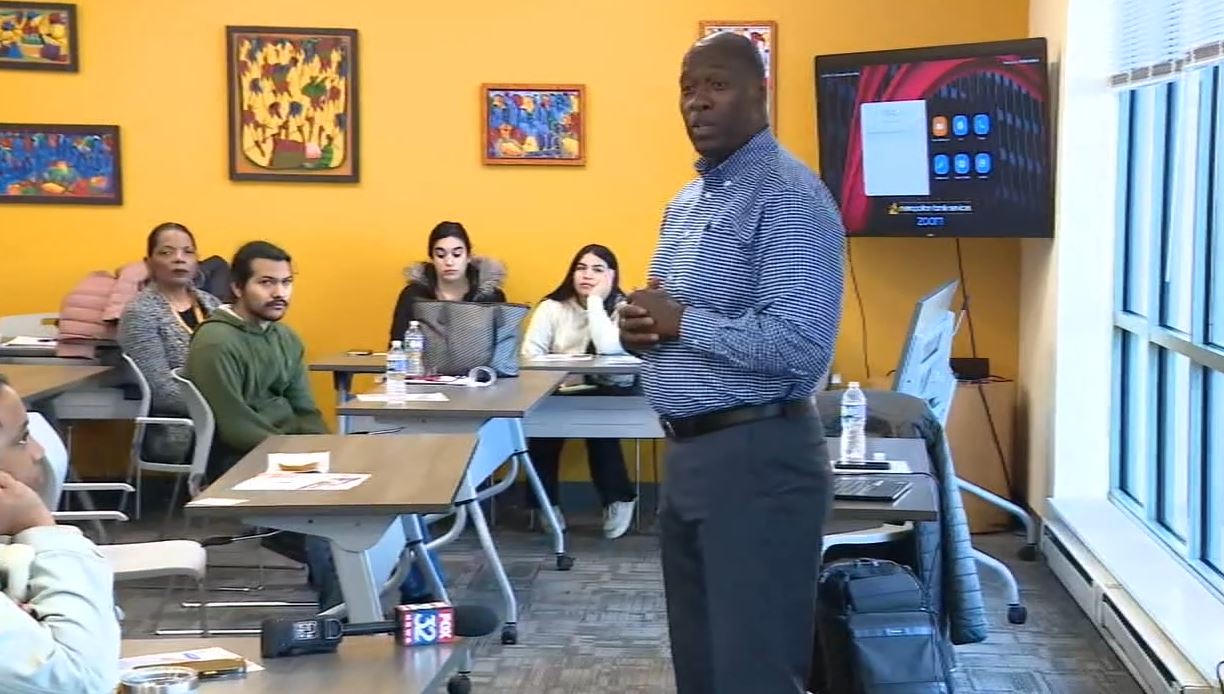 ?Bridge to Construction? apprenticeship program aims to build careers for Chicago residents